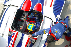 RML AD Group - teamwork. Photo: Marcus Potts