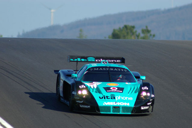 The crest after Turn 9 (Vitaphone Racing Maserati MC12), Circuit do Algarve, Portugal. Photo: © Marcus Potts / CMC Graphics